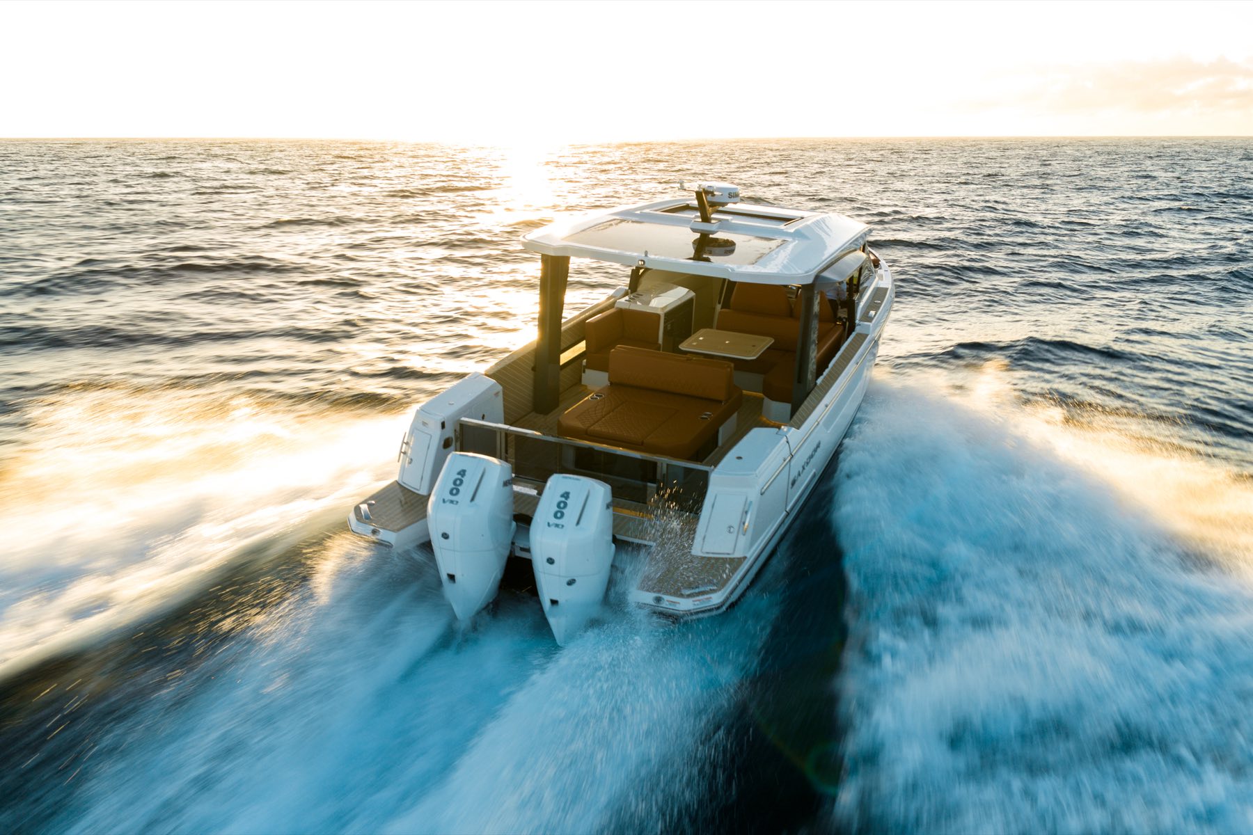 Saxdor 340 GTO comparison boat