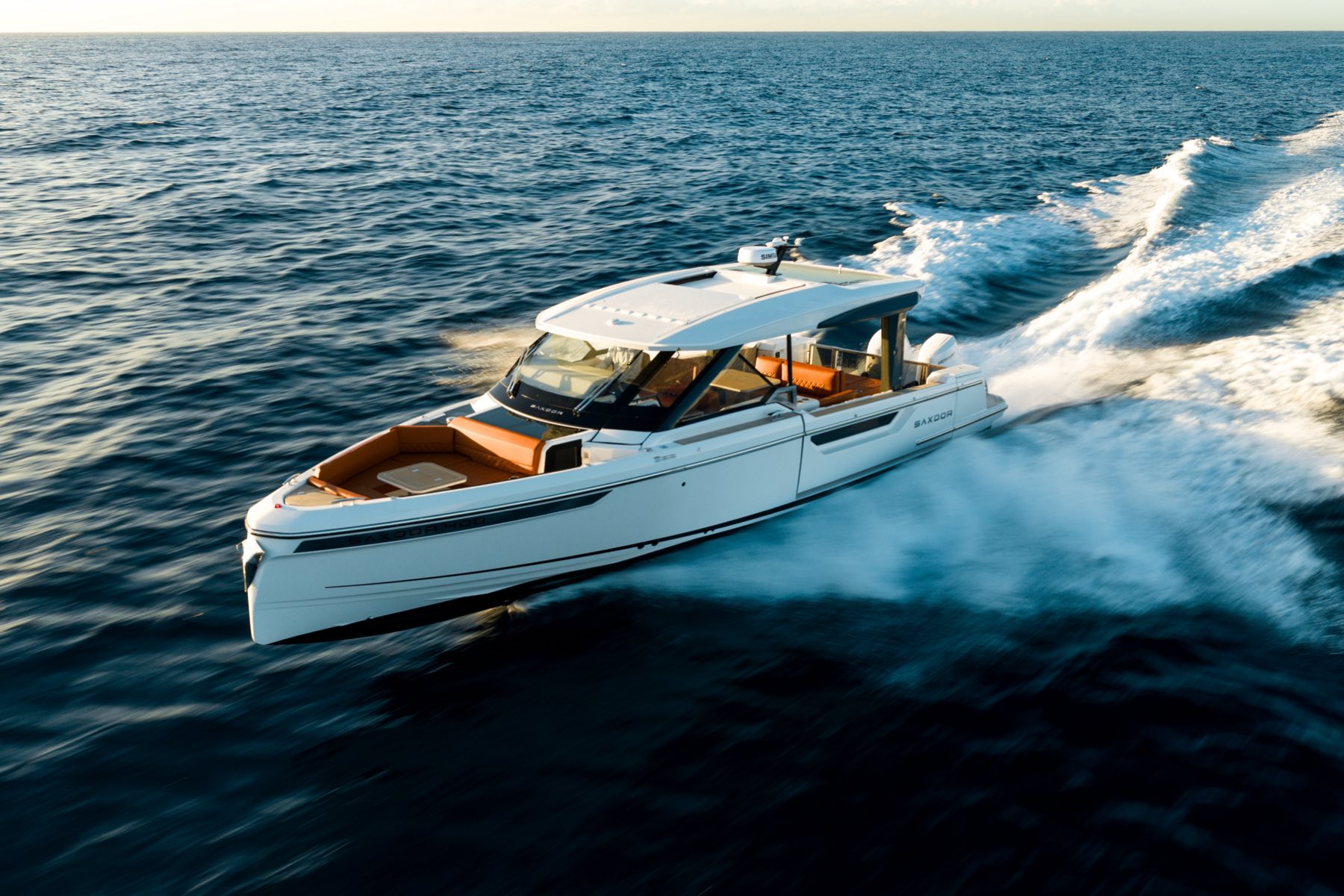 Saxdor 460 GTC comparison boat