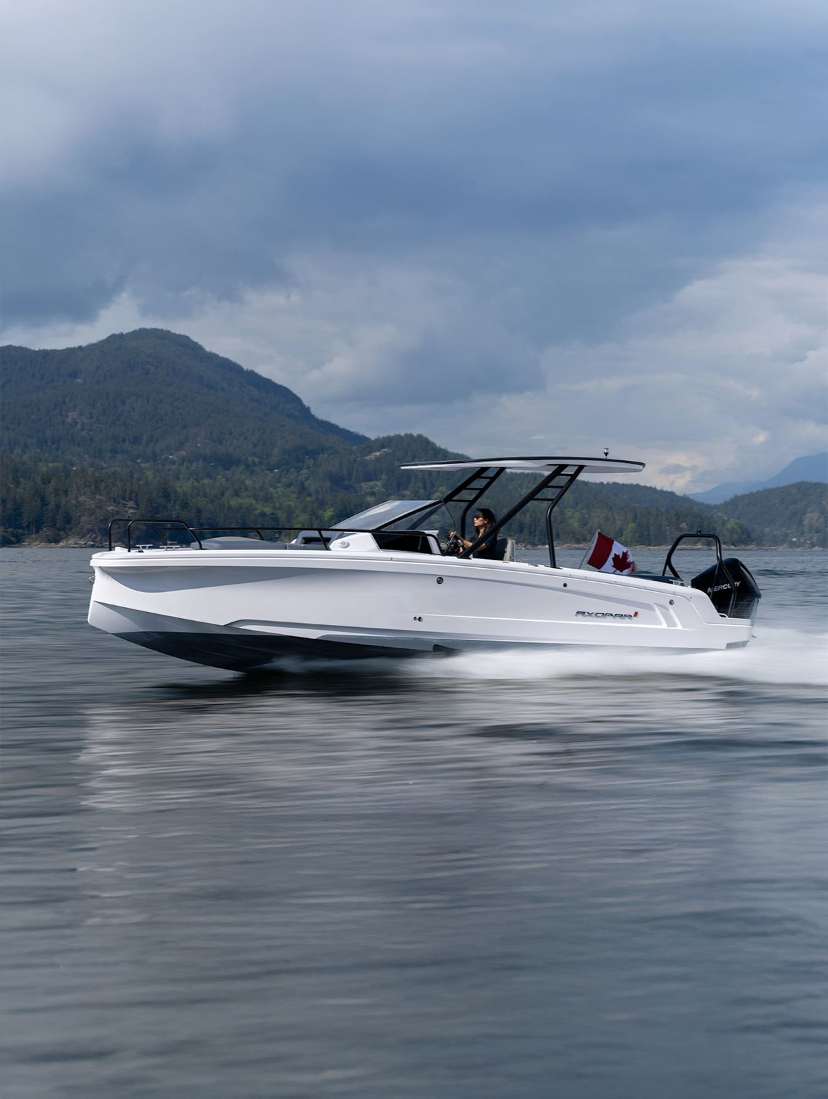 Axopar 45 Cross Top running on open water